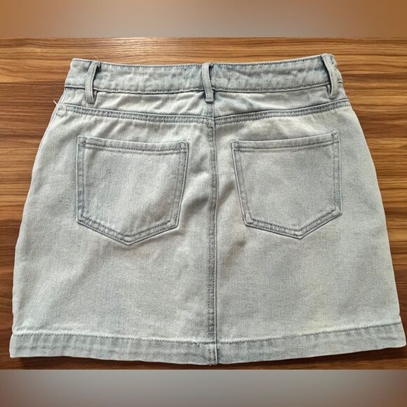 Pac Sun Denim Skirt Criss Cross Detail Light Wash Size 25 - Picture 2 of 6